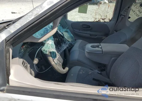 2000 Ford F150 from USA, damaged, VIN 1FTRX17W0YNA54111